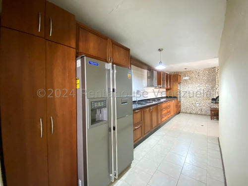 Linda Casa En Alquiler En Villas De Yara Codigo 24-23637, A Tan Solo 10 Min De Barquisimeto, Espaciosa, Muy Conservada, Conjunto Cerrado Y Muy Seguro, Soy Gabi Irastorza De Rentahouse, Contactame.