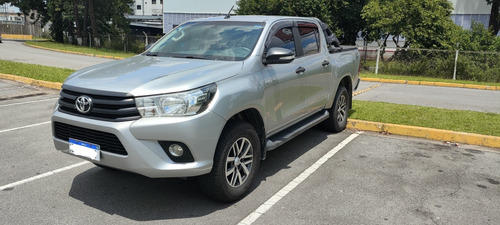 Toyota Hilux 2.8 Tdi Std Cab. Dupla 4x4 4p