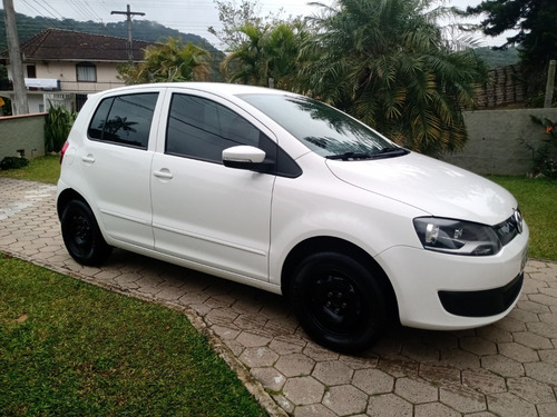 Imagem 1 de 7 de Vw - Fox 1.0 Bluemotion 2014