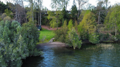 Casa En Venta De 7 Dorm. En Panguipulli
