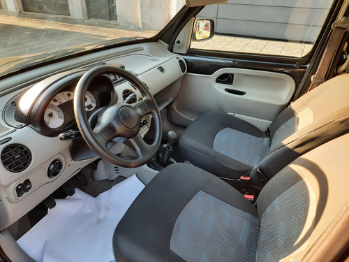 Imagen 10 de 15 de Renault Kangoo 1.6 2 Ath Plus Da Aa Cd Pk Lc 2010