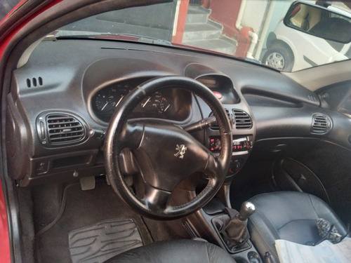 Imagem 4 de 8 de Peugeot 206 2004 1.6 16v Presence 5p