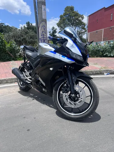 R15 V3 Bastante Jugueteada Con Soat Y Tecno Nuevos