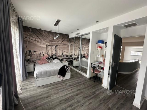 Casa En Venta En Barrio Privado Septiembre