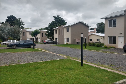 Retasado Venta Duplex Condominio La Fernanda Pilar