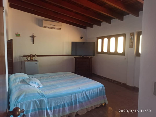Se Vende Casa En Los Naranjos De 493m2 Con Piscina Vl