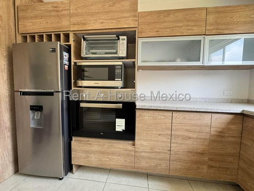Casa Semiamueblada De 3 Recámaras. Renta, Sonterra