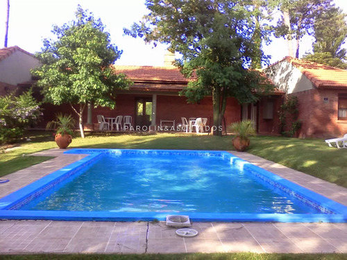 Casa En Venta De 3 Dormitorios En Barrio Cantegril, Punta Del Este.