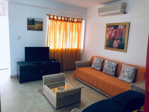 Imagen 9 de 13 de Alquiler Vacacional Margarita Bello Townhouse 3h 8 Personas