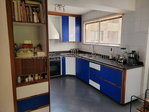 Imagen 12 de 20 de Omar Espinoza Ofrece En Venta Lujoso Y Amplio Apartamento En Campo Alegre Zona Exclusiva De Caracas