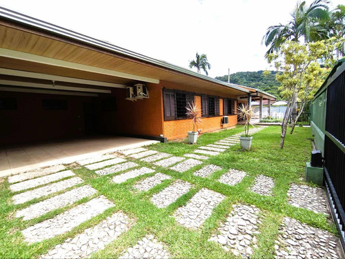 Casa Com 5 Quartos Na Prainha