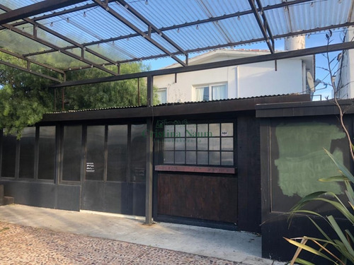 Excelente Local Con Departamento En La Barra- Ref: 36776
