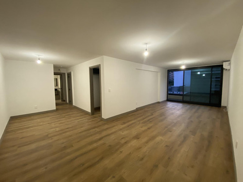 Apartamento, 2 Dormitorios, 2 Baños, Cocina Definida.