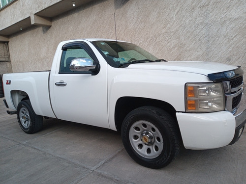 Imagen 2 de 13 de Chevrolet Silverado 2013 4.3 1500 Cab Reg V6/ Man At