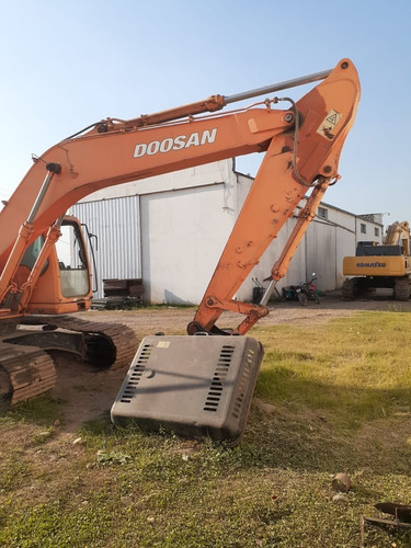 Excavadora Doosan Cv225