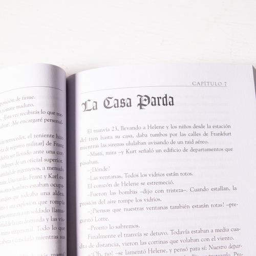 Imagen 4 de 8 de Mil Caerán - Editorial Aces