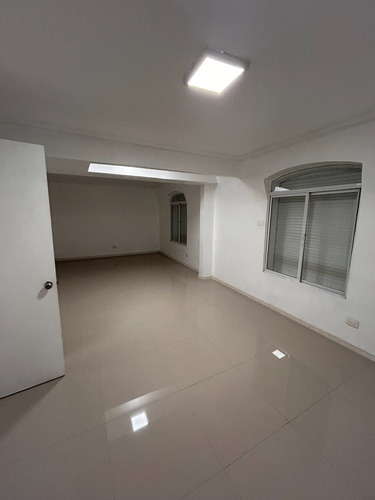 Casa Con Destino Comercial Y Recepciones Finales Al Día