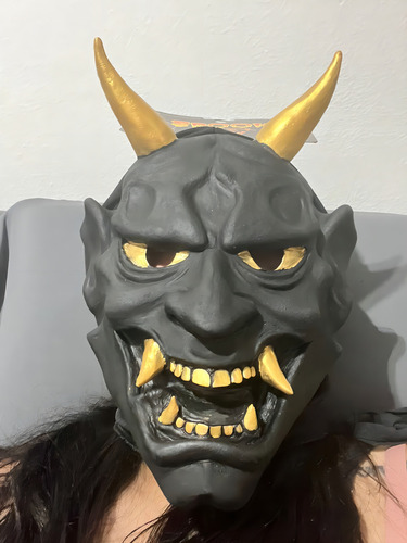 Máscara De Latex Japonês Samurai C/ Dente E Chifre Dourado Cor Preto Diabo Preto