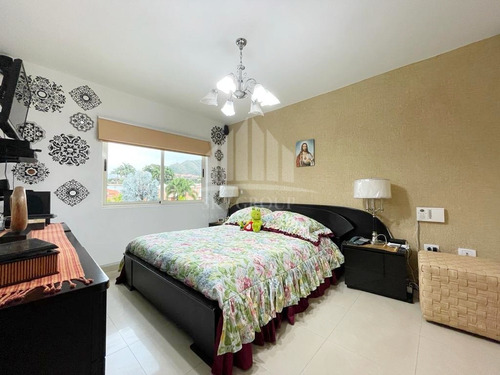 Imagen 7 de 24 de Moderno Town House En Res. Doral Park, Mañongo (lemth-167)