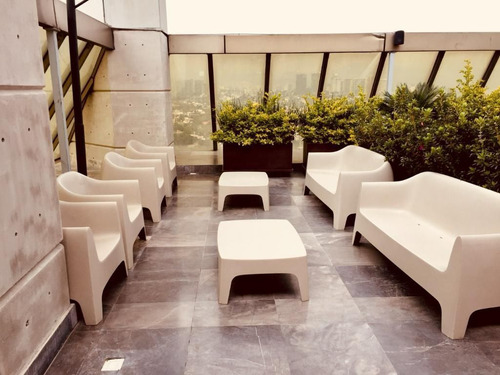 Oficina Acondicionada Y Amueblada De 174m2 En Edificio Corporativo Lomas Altas