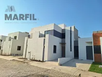 Comprar Venta De Casa Con Habitación En Planta Baja En Ciudad Natura, V. De A. Colima