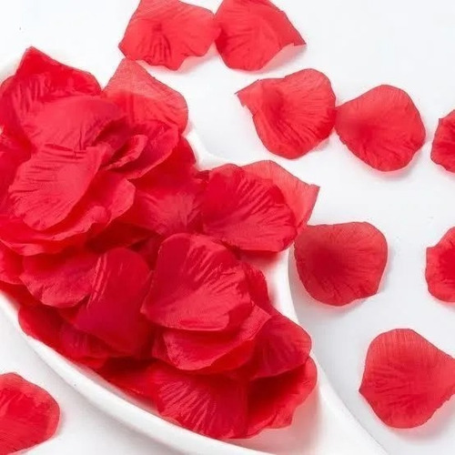Imagem 3 de 8 de Kit Surpresa Romântica 200 Pétalas 8 Velas 4 Balão + Te Amo