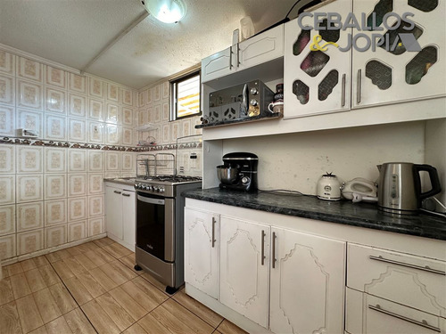 Casa En Venta De 4 Dorm. En Quilpué