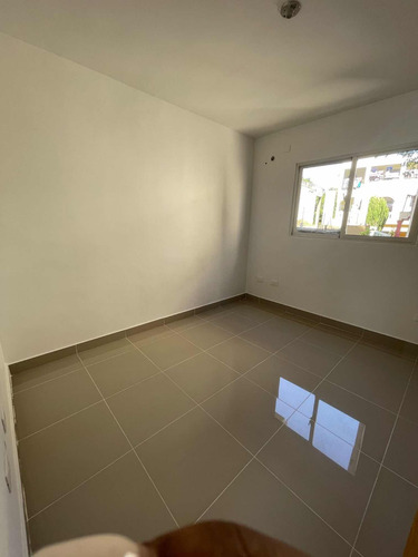 Apartamento En Venta, Bayona.
