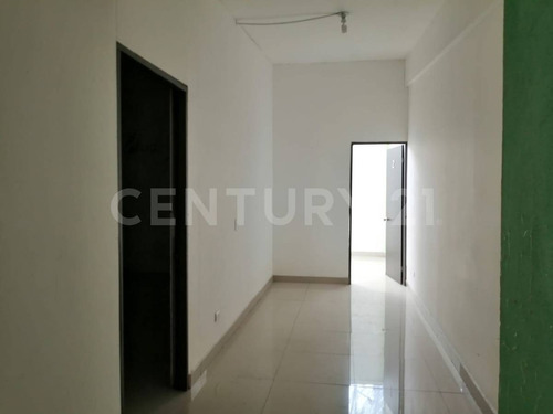 Local Comercial En Renta En Avenida Gonzalitos, Monterrey, Nuevo León
