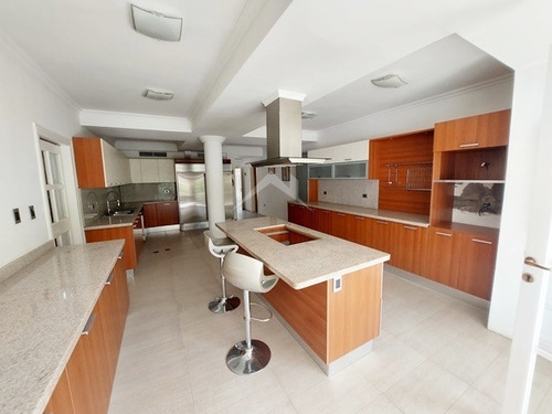 Imagen 3 de 13 de Home24 Pelicano Vende Espectacular Casa Urb. Las Villas
