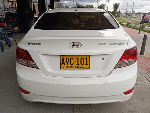 Hyundai Accent 1.6l 4 p