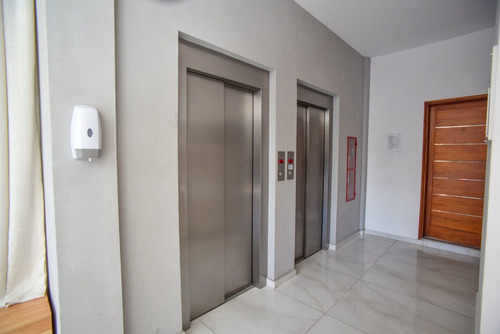 Semi Piso De 3 Dor. Y Cochera. Nuevo. Con Amenites