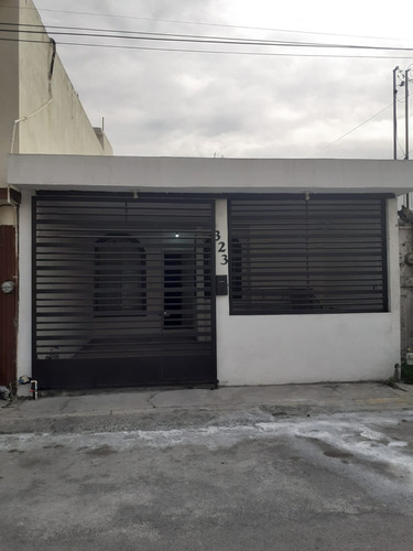 Casa En Renta En Residencial Cuahutemoc Santa Catarina