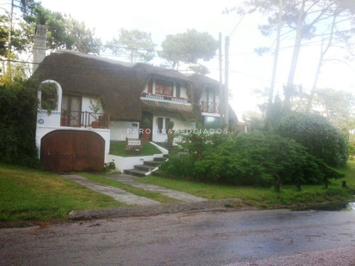 Punta Del Este, Pinares, Cabaña De 3 Dormitorios , Playroom Y Piscina- 