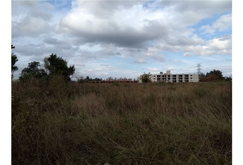 Venta 1 Ha. En Panamericana Pilar. Acepta Permuta