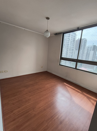 Arriendo Departamento Santiago Centro 3 Dormitorios, 2 Baños