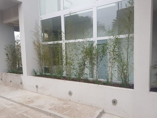 Imagen 3 de 8 de Cochera Mas Baulera En Venta Subsuelo - (san Miguel)
