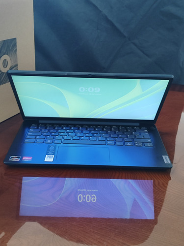 Lenovo Ideapad 3 14 8gb De Ram - 512gb Ssd - Amd Ryzen 3 Azul (Usado)