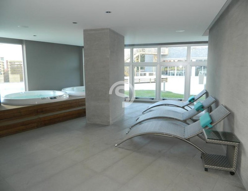 Edificio Con Servicios, Wind Tower!!- Ref: 2642