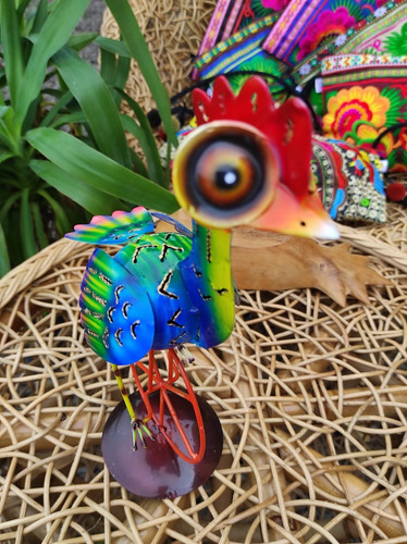 Imagen 3 de 3 de Pollito Artesanal Figura Decorativa Hojalata