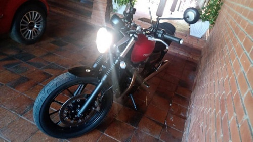 Imagem 2 de 11 de Street Twin Street