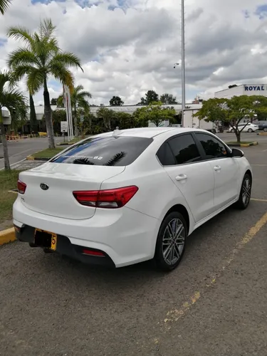Kia Rio 1.4 Zenith Hb 5 p