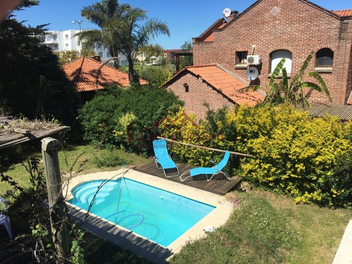 Casa En Venta Y Alquiler,espectacular Esquinera Con Piscina En Montoya - La Barra - Punta Del Este- Ref: 78