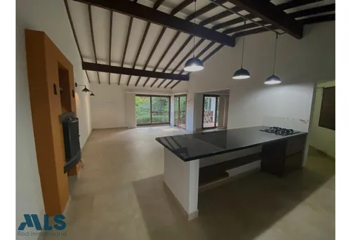 ¡tu Nuevo Hogar Te Espera En El Retiro!(mls#253785)