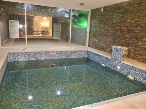 Roosevelt Avenue, 2 Dormitorios, Baño, Cochera Techada, Verano 2020!!