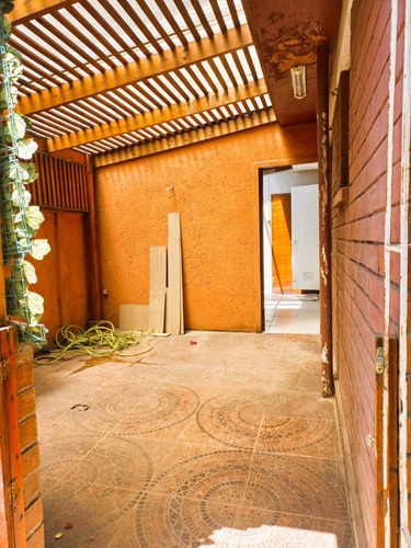 Casa De Un Piso, Con Ubicación Inmejorable, Avenida Condell