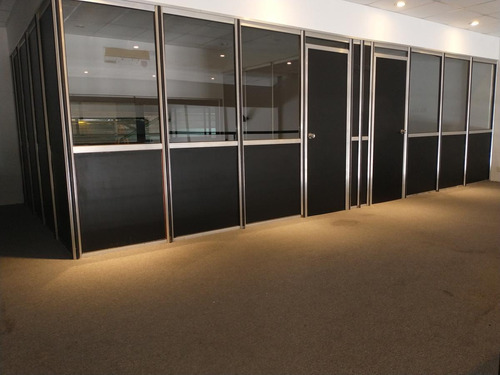 Imagen 2 de 5 de Excelente Local En Lote Propio. 300m2. Entrada De Vehículos. Oficinas. Impecable.