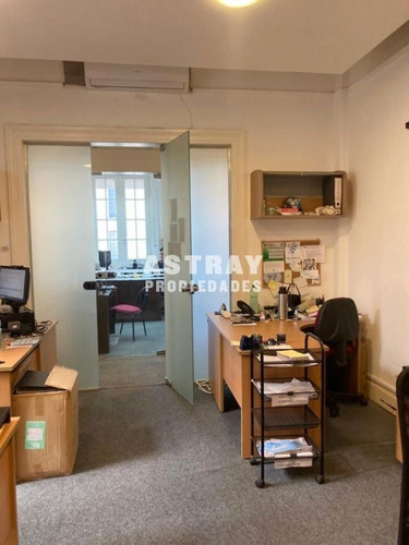 Imagen 9 de 15 de Apartamento En Alquiler De 6 Dormitorios En Centro (ref: Ast-2573)