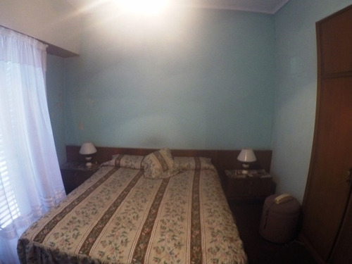 Imagen 7 de 17 de Casa 5 Amb C/dpto Y Patio .venta