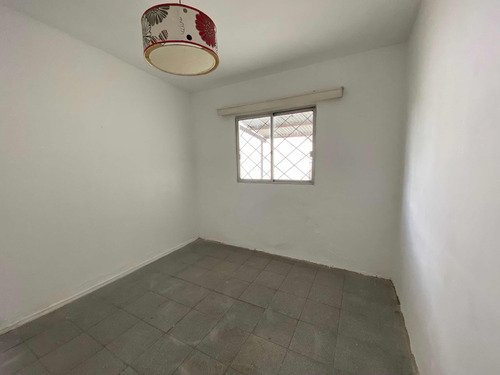 Apartamento Tipo Casa En Alquiler Ituzaingo // Maroñas 2 Dormitorios Posibilidad De Entrar Moto